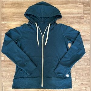 Vuori Halo Performance Hoodie in Cosmo Size small